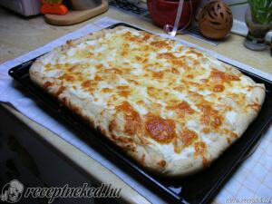 Sajtos tejfölös kenyérlángos (langalló) receptje