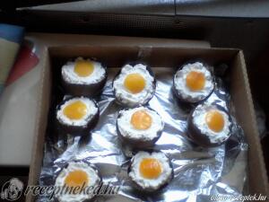 Csoki kehelyben tejszínes barack