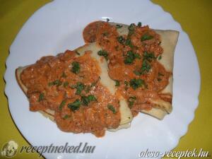 Hússal gombával töltött palacsinta