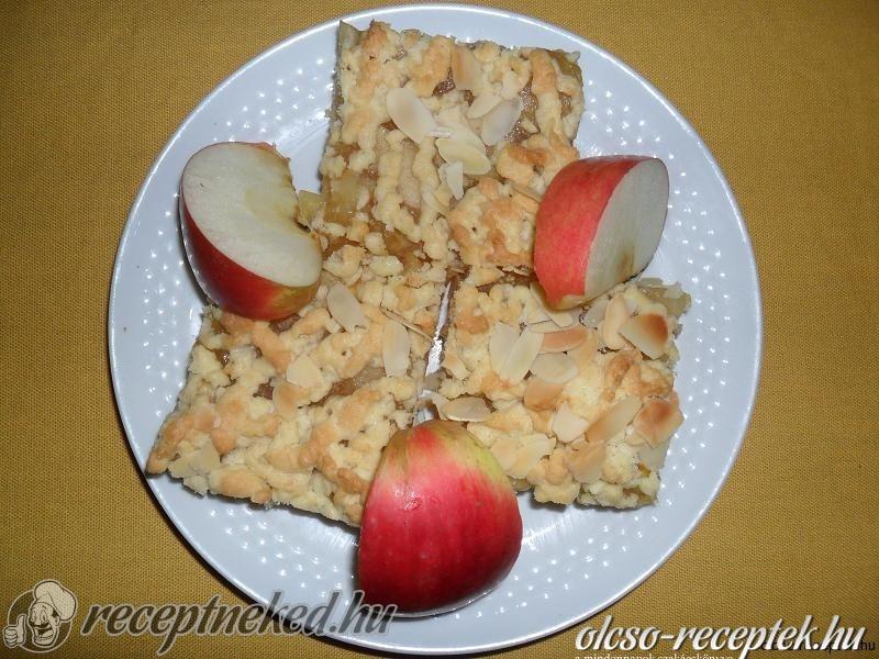 Almáspite reszelt tésztából