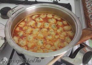 Burgonyagombóc leves kép