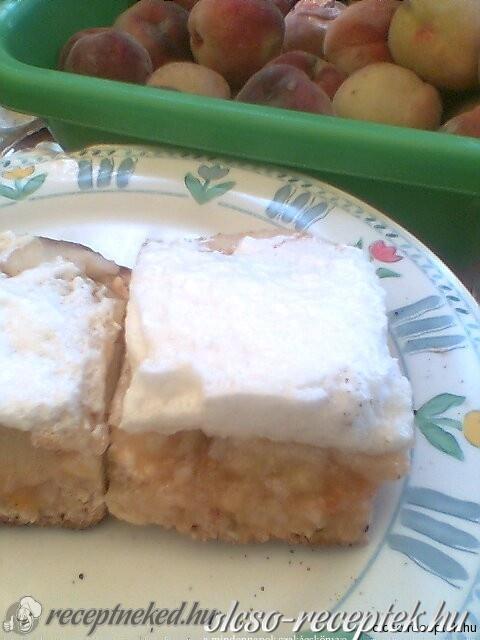 Barackos tejbegrízes sütemény