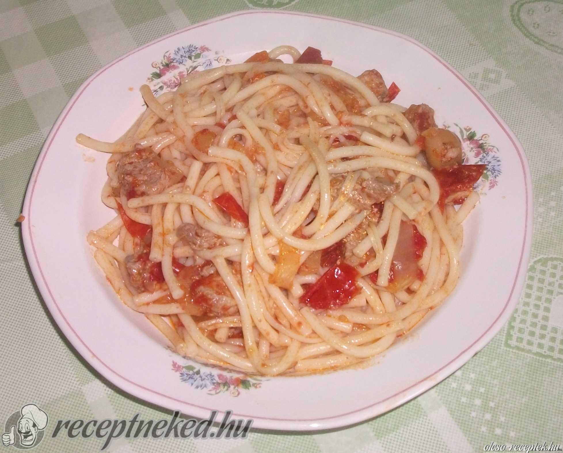 Lecsós, húsos makaróni