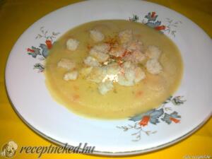 Sárgaborsó-krémleves virslivel kép