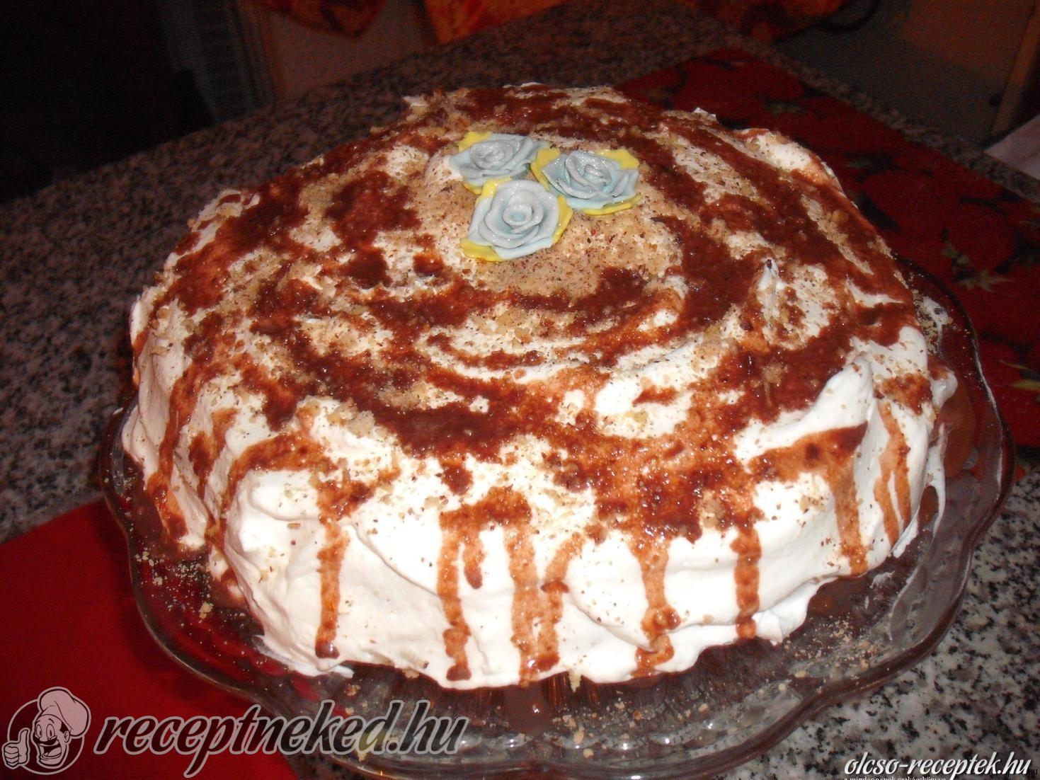 Mogyorós-vaníliás torta