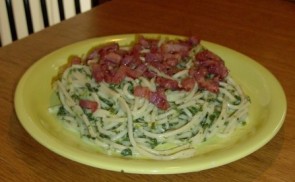 Spenótos spagetti