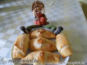 Sajtos-sonkás croissant