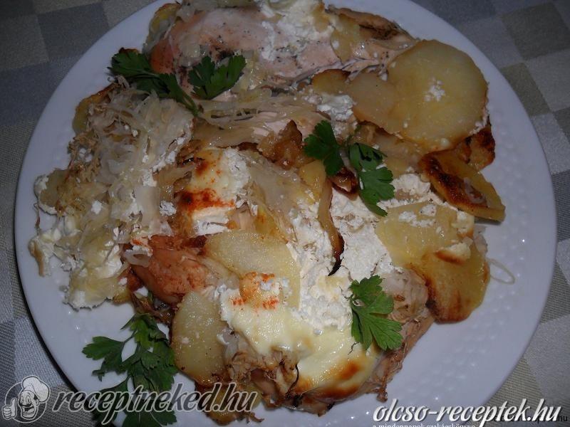 Káposztával rakott sült csirkemell kép