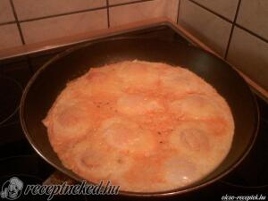 Tükörtojás sonkás-tejfölös fészekben