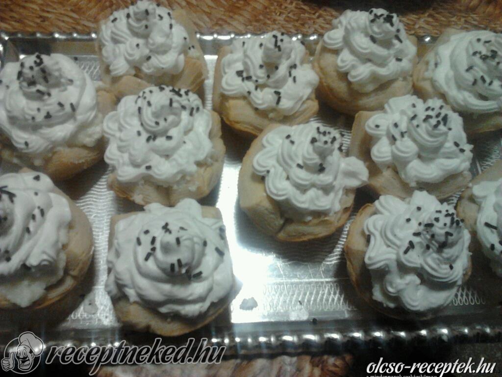 Habos-túrós kosárka