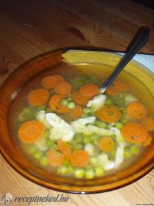 Borsóleves nokedlivel