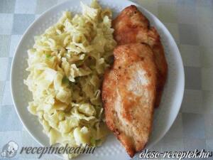 Sült csirkemell tojásos tésztával kép