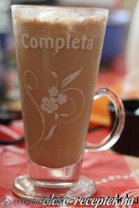 Milkás-fagyis jegeskávé