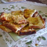 Tejfölös, sajtos, szalonnás lepény