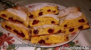 Piskótás meggyes rétes