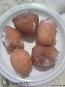 Pofonegyszerű joghurtos fánkocskák