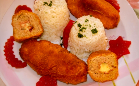 Darált húsos sajtos-sonkás rudacskák