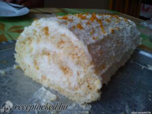 Tejfölös-citromos piskótatekercs