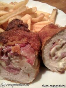 Sajttal-tarjával töltött hústekercs