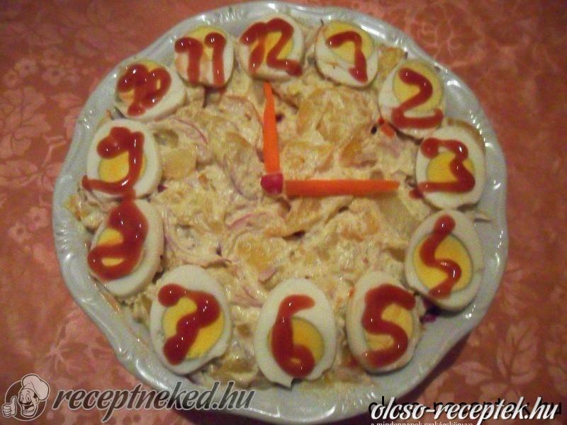 Órás kurmplisaláta