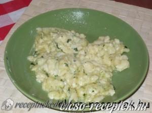Medvehagymás galuska kép