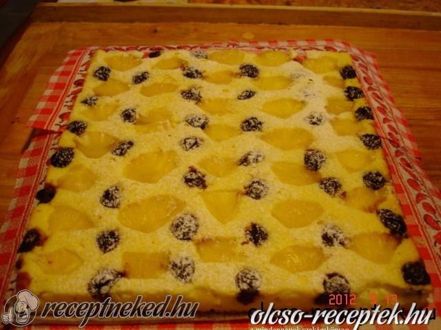 Gyümölcsös túrós pite