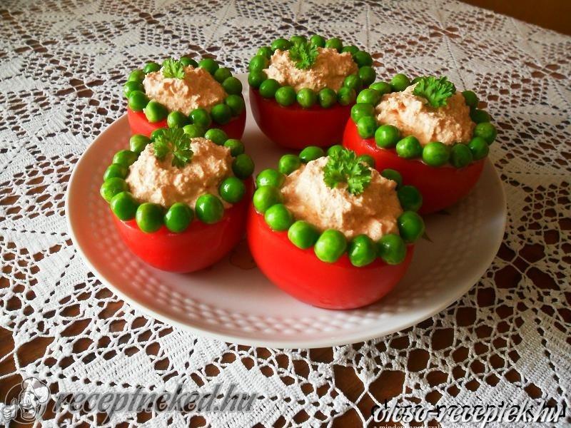 Körözöttel töltött paradicsom kép