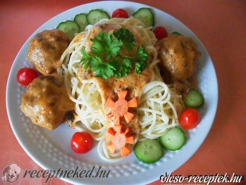 Zsemlemorzsás betyár gombóc