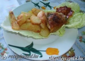 Sült csirkecomb salátaágyon