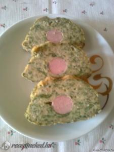 Mángoldos huskenyér virslivel kép