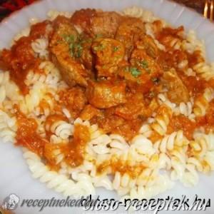 Lecsós sertéspörkölt kép