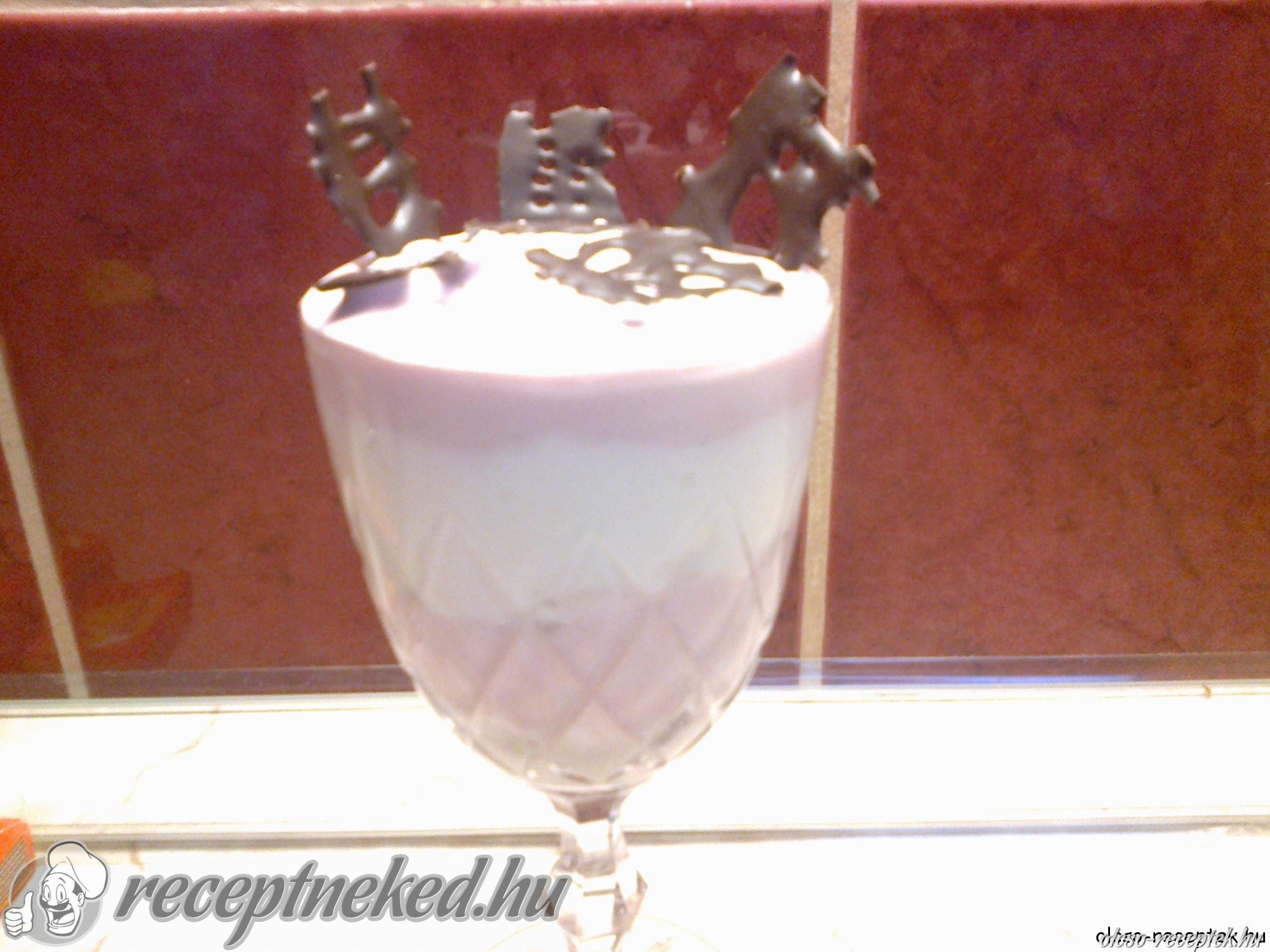 Eperjoghurtos kehely kép