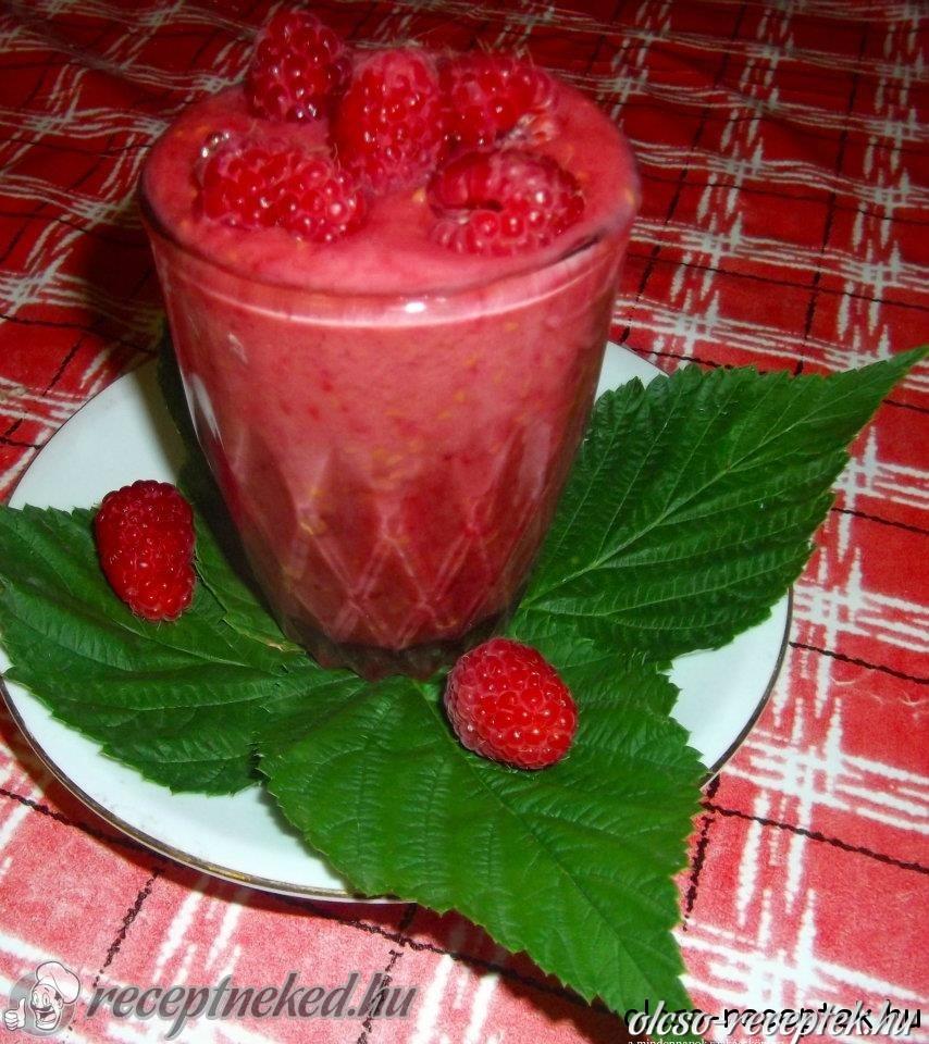 Málna turmix joghurttal kép