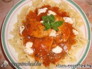 Bazsalikomos paradicsomos szűzérme