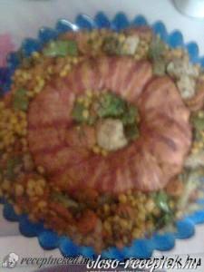 Csirke kuglóf párolt zöldséggel kép