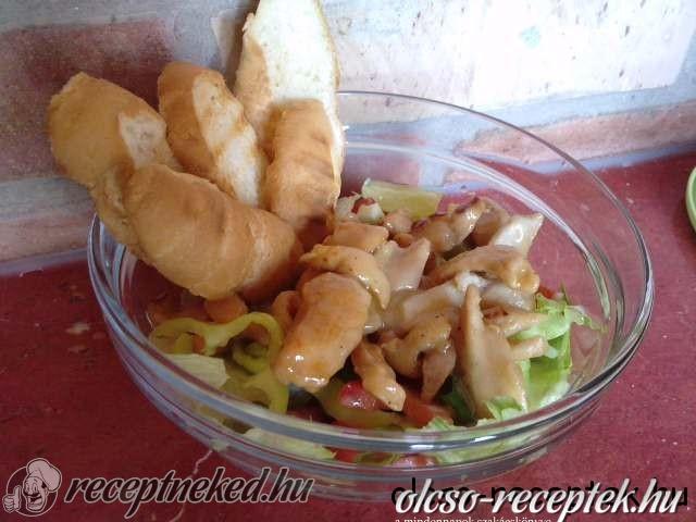 Mézes csirkemell saláta kép