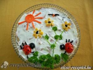 Gombás virslisaláta kép