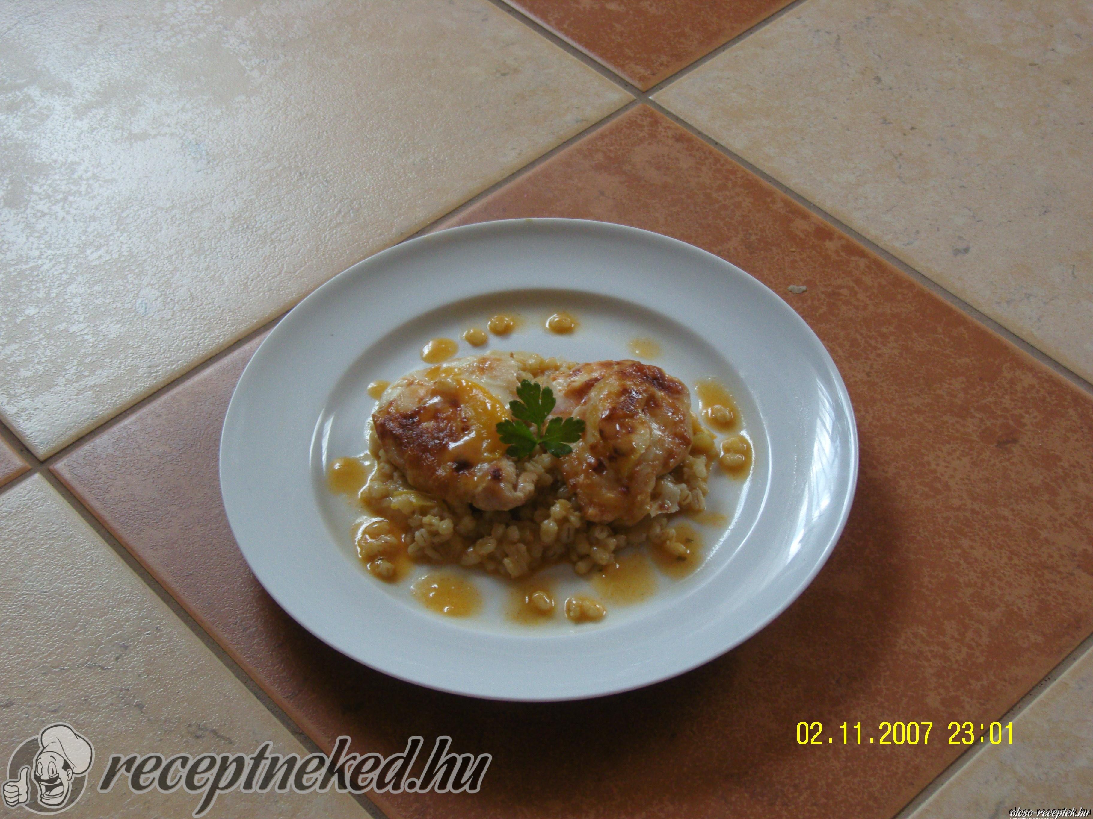 Barackos csirkemell lecsós gerslivel(árpagyöngyel) kép