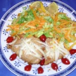 Natúr szelet csipkebogyóval friss salátával kép