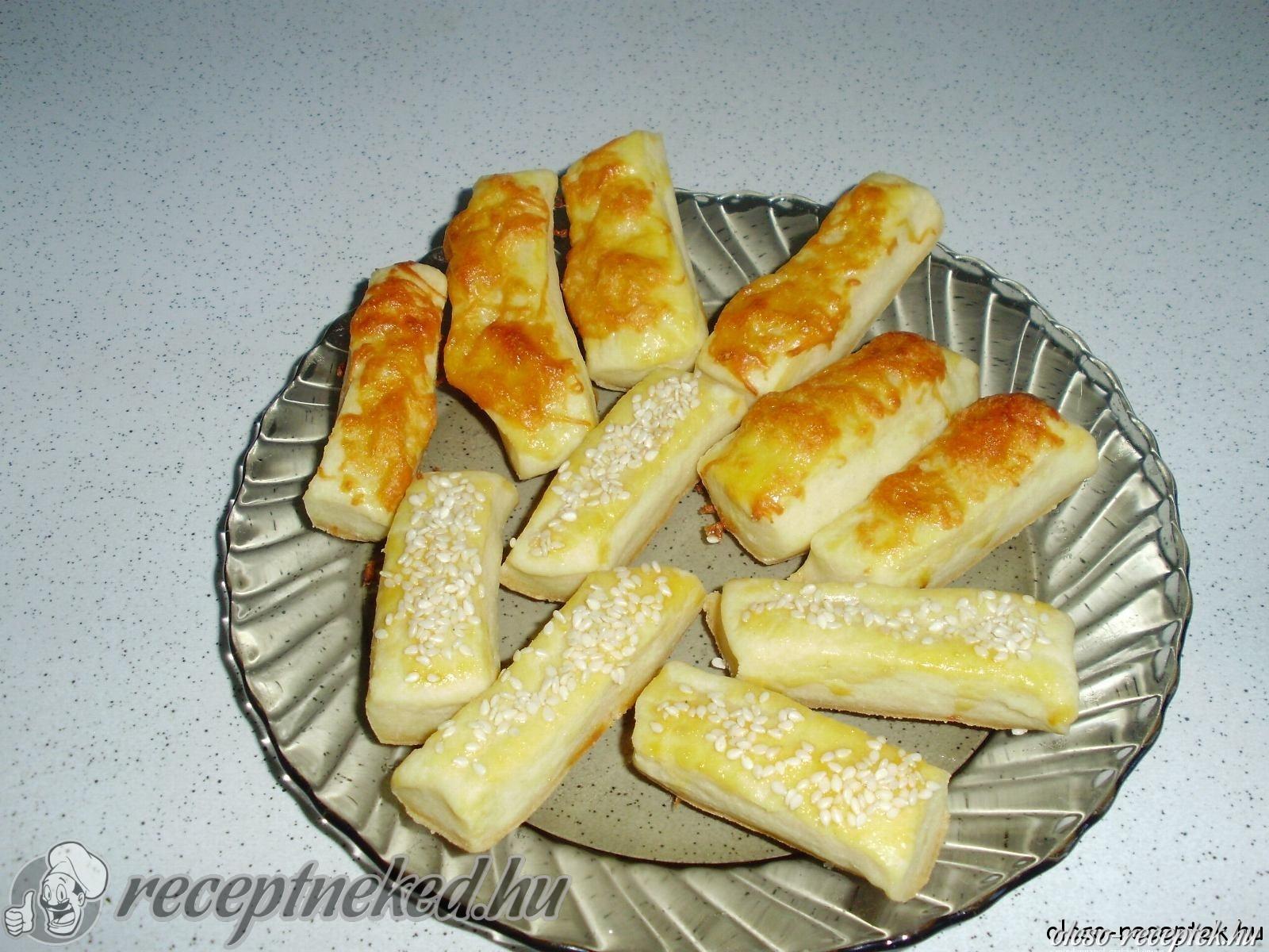 Sajtos, vagy szezámmagos rudak