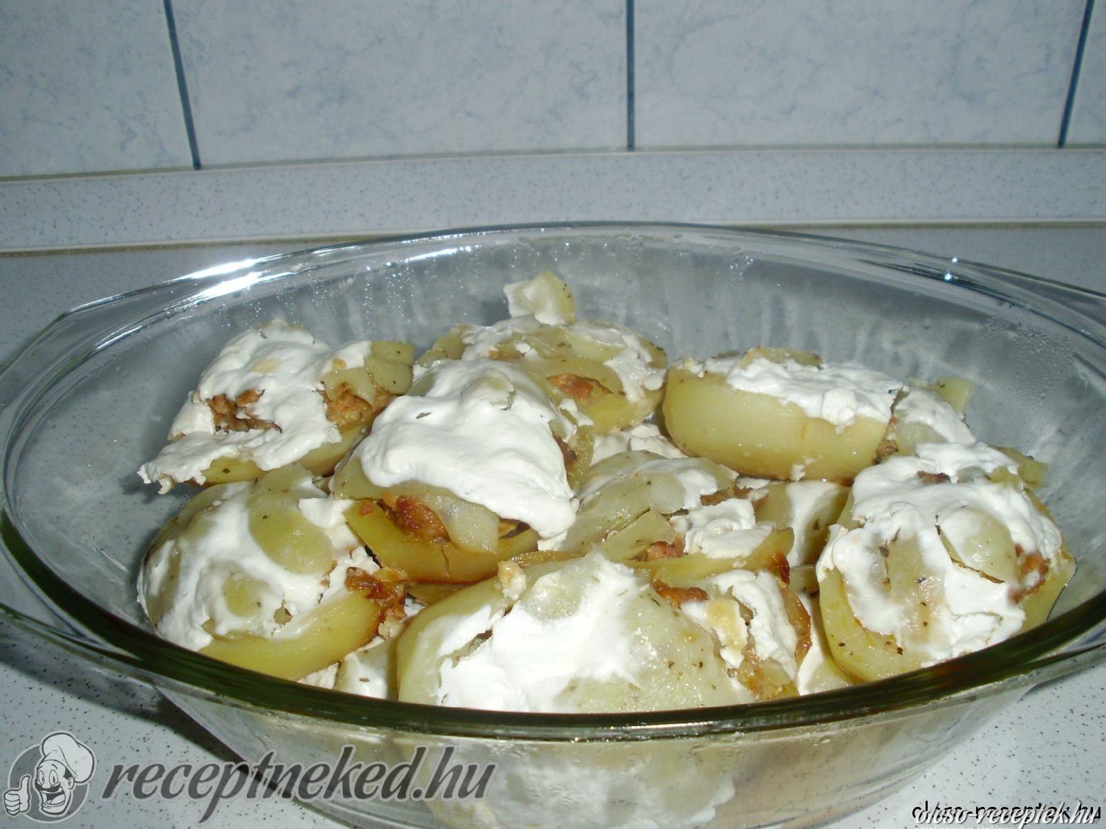 Darált hússal töltött burgonya