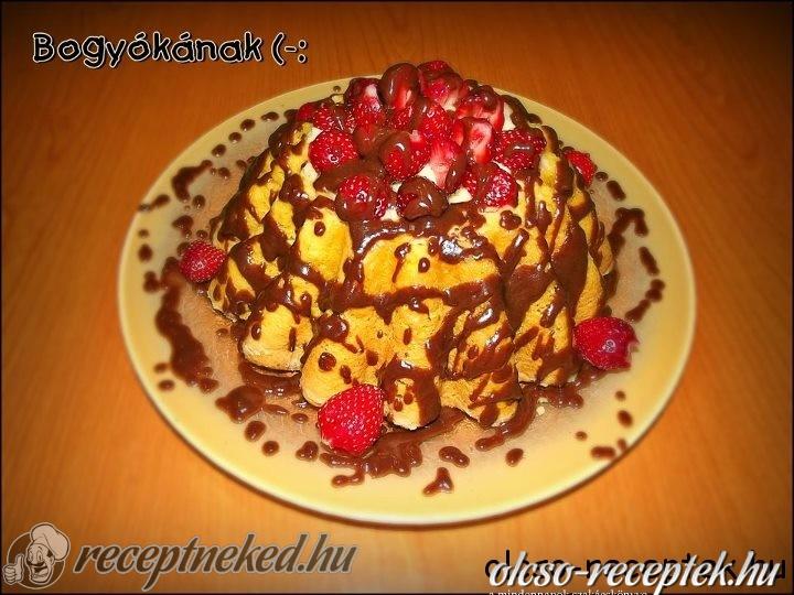 Vaníliás-epres kuglóf