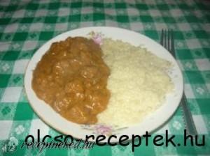 Csirkemáj pörkölt kép