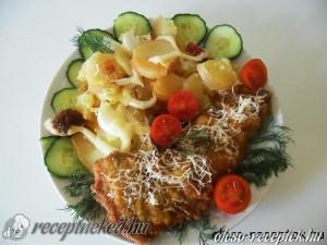 Sajtos-kolbászos rántott hús kép