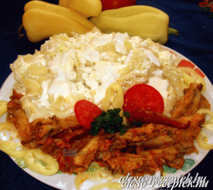 Túrós tészta törpeharcsa pörkölttel