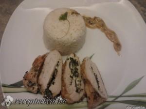 Petrezselymes fetával töltött csirkemell