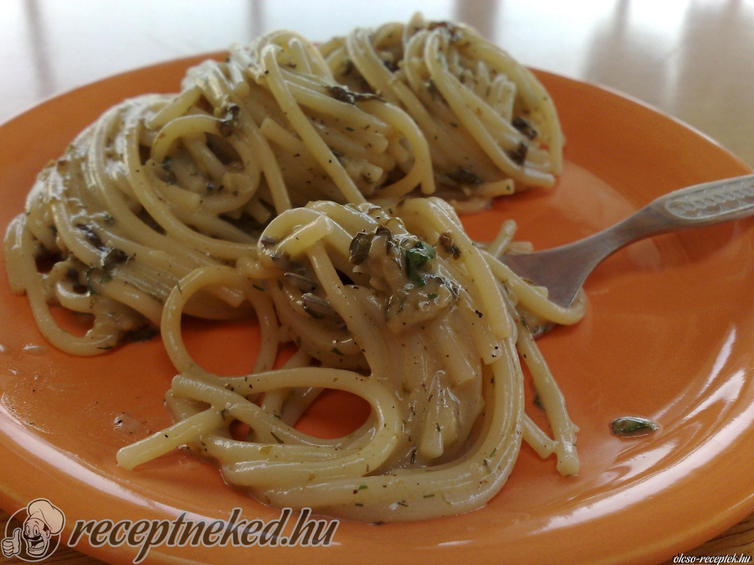 Kucsmagombás-sóskás spagetti