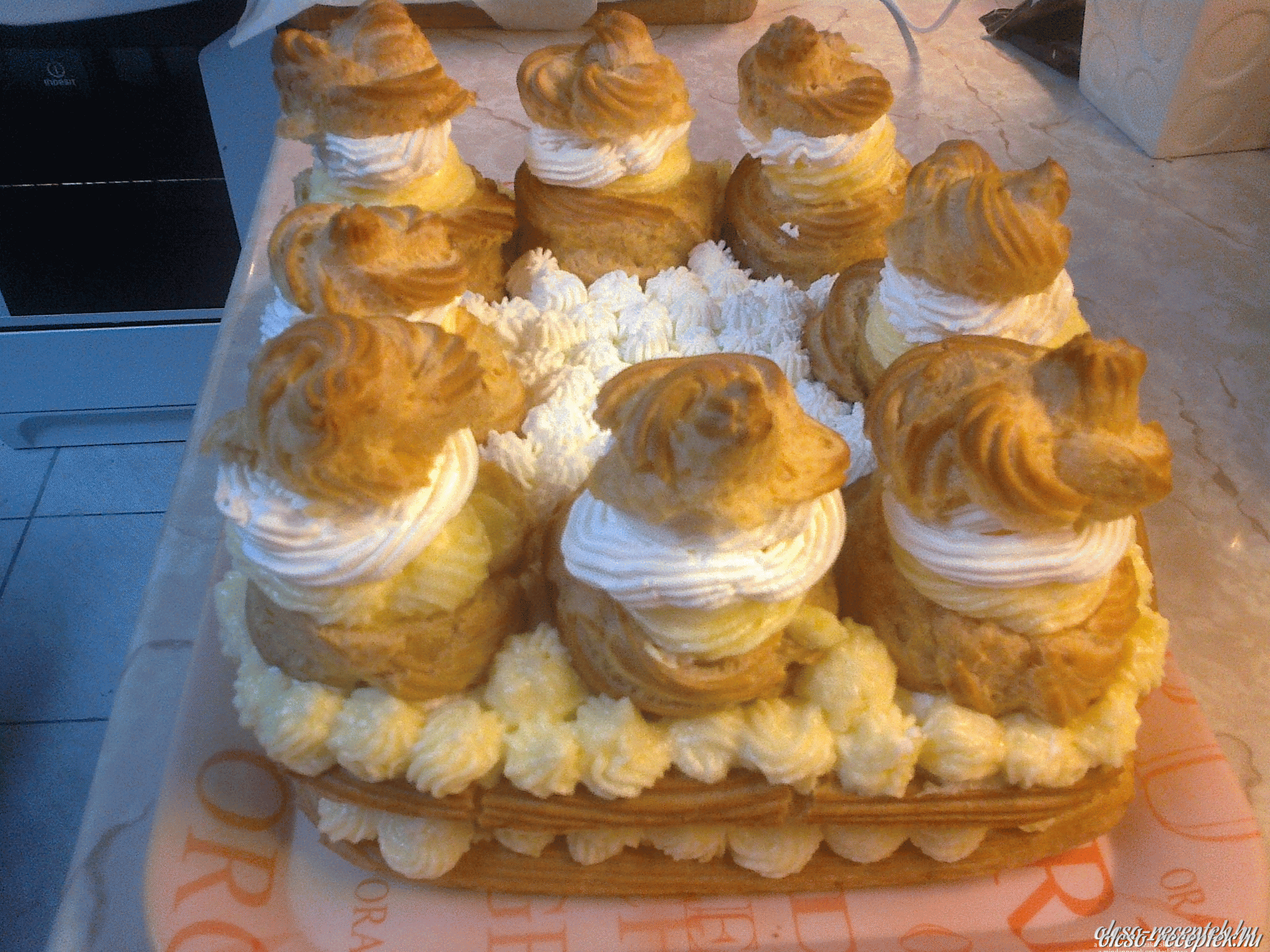 Képvisleőfánk torta kép