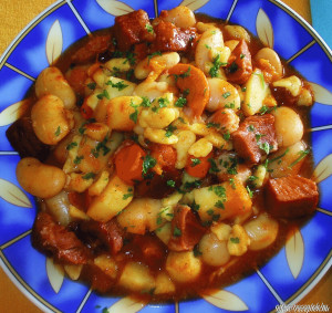 Babgulyás csipetkével