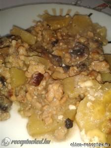 Gombás húsos tepsis burgonya kép